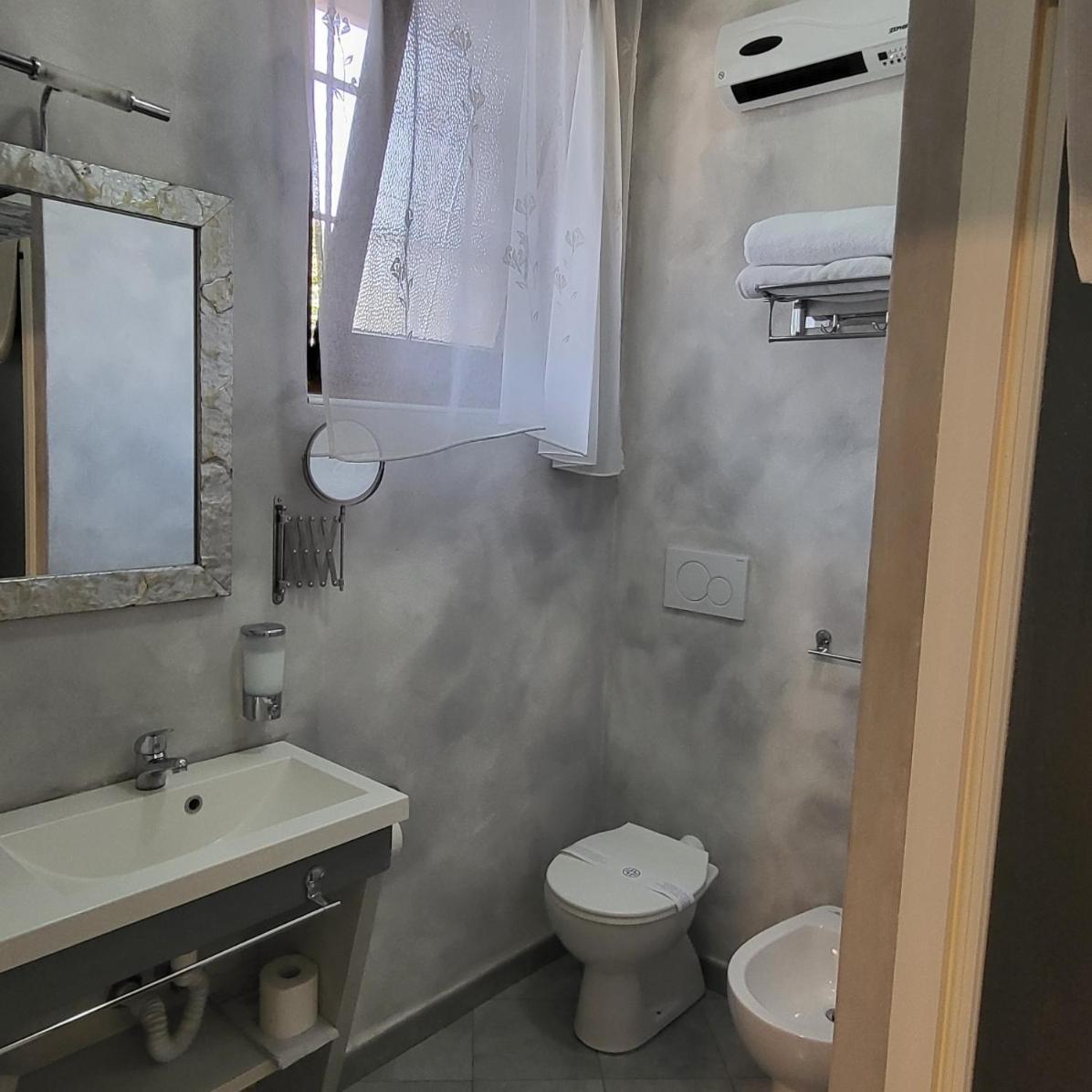 Illuvia 2 Affitta Camere Корнаредо Екстер'єр фото